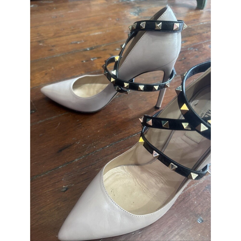 Valentino Rockstud Nude Leather Heels Black Studded ankle wrap Pointed Toe 39.5 - Picture 6 of 16